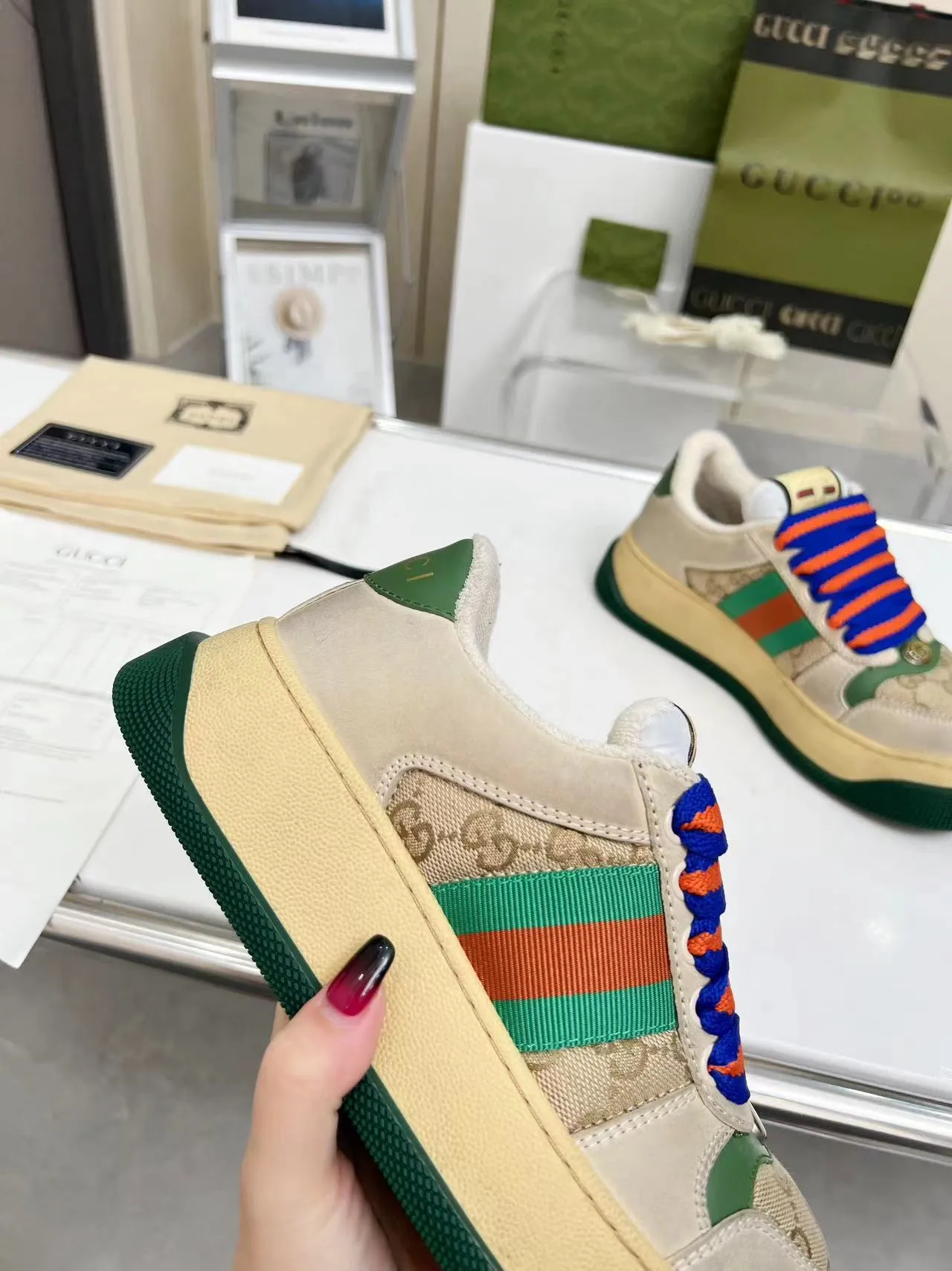 👟👟Ex-factory price 520👟👟 Women's Shoes Women's Clothing Gucci New Screener Series Couple's Style Chubby Bread Shoes Small Dirty Shoes Fatty Double G Casual Sneakers Original purchase Development Original purchase Develop The Screener series of sneakers are inspired by the classic sneakers of the 1970s and named after the defensive action in sports. They are decorated with striped webbing on the side and embellished with retro Gucci logos. These sneakers are made of GG canvas. Purple leather details add depth to the piece with sharp contrast, and the details are fuller. Exquisite packaging at the delivery counter Fabric: Original imported cowhide + double G fabric Lining: Original customized breathable towel velvet Sole: Original molded T👟👟 Factory price U outsole Sole thickness: 6CM Size: Women's 35-40 / Men's 39-45